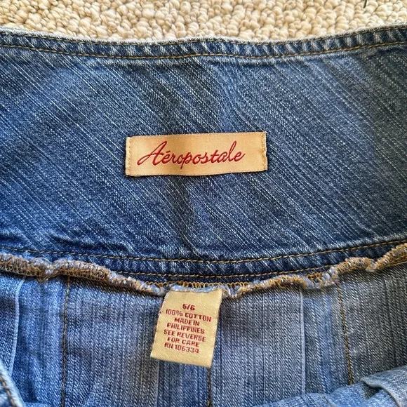 SOLD Vintage 2000’s Aeropostale Pleated Denim Skirt - Picture 4 of 6